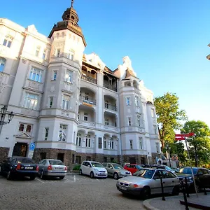 Bishop Apartment