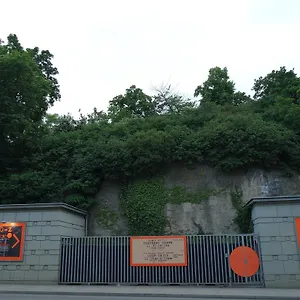 10-z Bunker Hostel